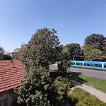 Bright City Center Apartment - Flexiblecheckins